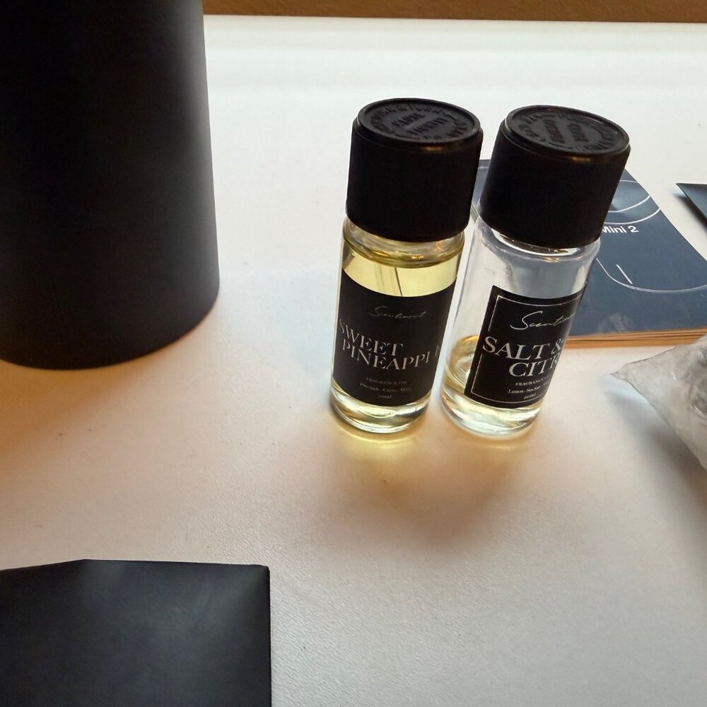Scentiment Aroma Diffuser + Mini diffuser, Oils , Remote, WIFI & Bluetooth - Picture 4 of 4